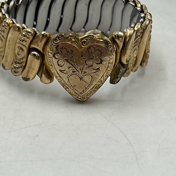 Hall of Providence Vintage
12K Gold Filled Stainless Heart Expansion Bracelet - Picture 3 of 15